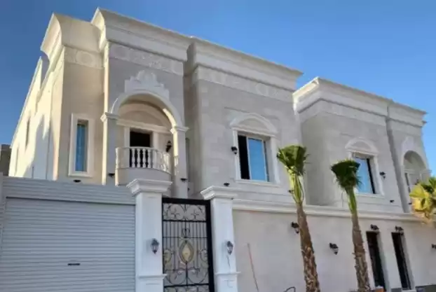 Wohn Klaar eigendom 6 + Zimmermädchen U/F Alleinstehende Villa  zu verkaufen in Riad #24613 - 1  image 