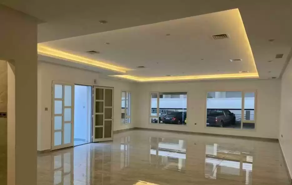 Residential Ready Property 4 Bedrooms U/F Apartment  for rent in Kuwait #24627 - 1  image 