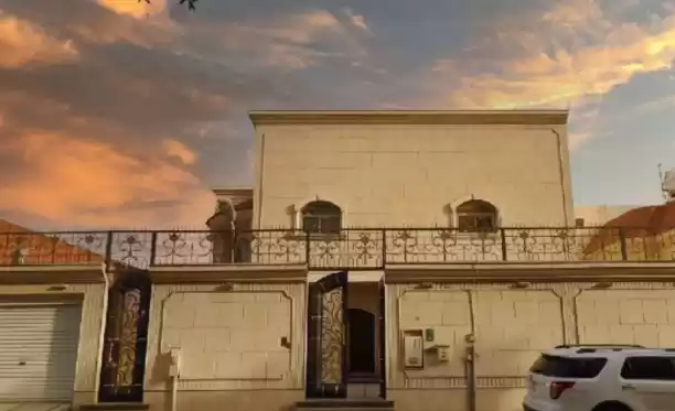 yerleşim Hazır Mülk 5 Yatak Odası U/F Müstakil Villa  satılık içinde Riyad #24631 - 1  image 