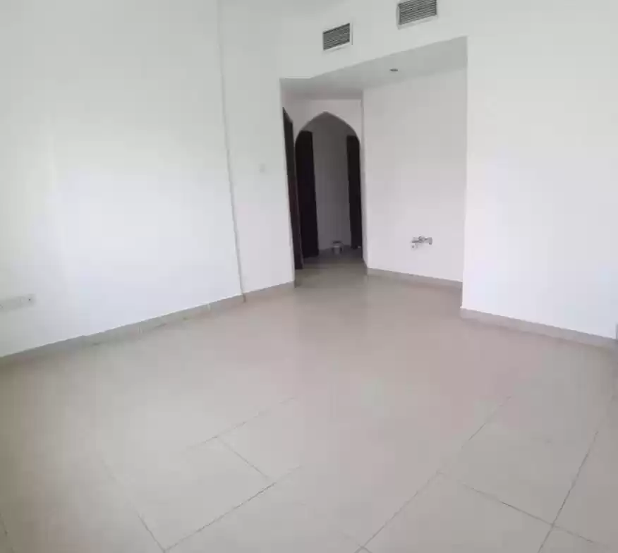 سكني عقار جاهز 1 غرفة  غير مفروش شقة  للإيجار في دبي #24632 - 1  صورة 