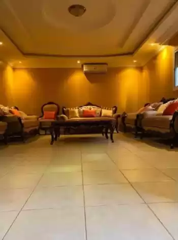 yerleşim Hazır Mülk 5 Yatak Odası U/F Müstakil Villa  satılık içinde Riyad #24635 - 1  image 