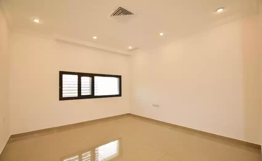 Residential Ready Property 3 Bedrooms U/F Apartment  for rent in Kuwait #24677 - 1  image 
