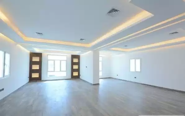 Residential Ready Property 3+maid Bedrooms S/F Apartment  for rent in Kuwait #24707 - 1  image 
