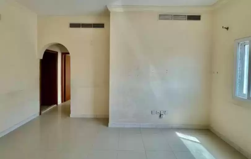 Residential Ready Property 1 Bedroom U/F Apartment  for rent in Dubai #24719 - 1  image 