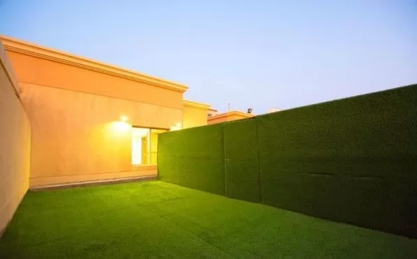 Wohn Klaar eigendom 3 Schlafzimmer U/F Alleinstehende Villa  zu vermieten in Kuwait #24720 - 1  image 
