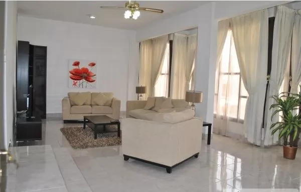 Жилой Готовая недвижимость 3+комнаты для горничных Ж/Ж Отдельная вилла  в аренду в Кувейт #24742 - 1  image 