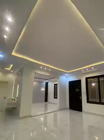 yerleşim Hazır Mülk 4+hizmetçi Yatak Odası U/F Müstakil Villa  satılık içinde Riyad #24743 - 1  image 