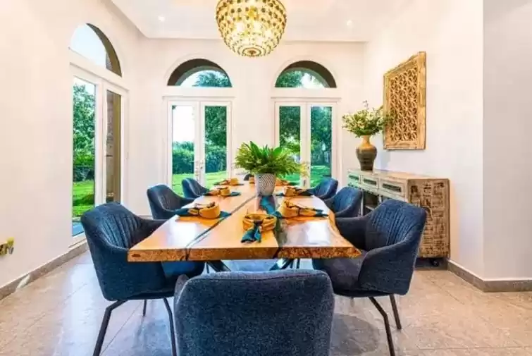 Résidentiel Propriété prête 5 chambres F / F Villa autonome  à vendre au Dubai #24798 - 1  image 