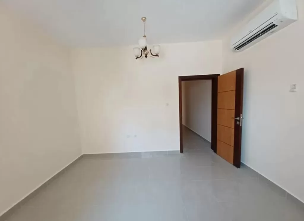 Residential Ready Property 1 Bedroom U/F Apartment  for rent in Sharjah #24806 - 1  image 