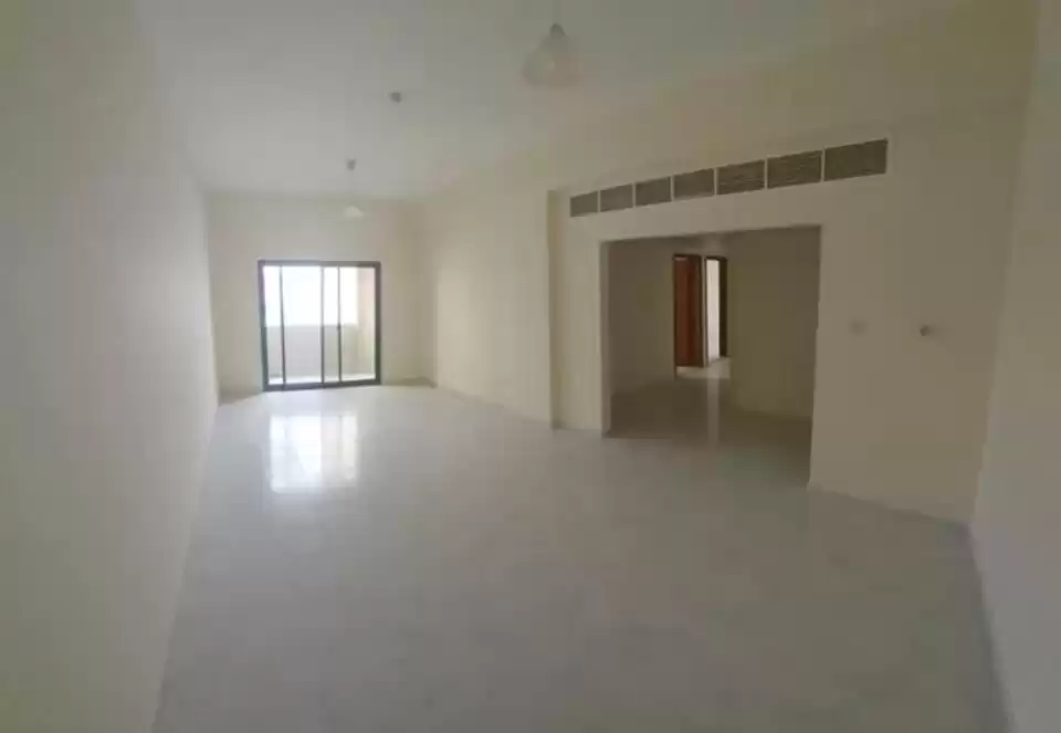 سكني عقار جاهز 2 غرف  غير مفروش شقة  للإيجار في دبي #24830 - 1  صورة 