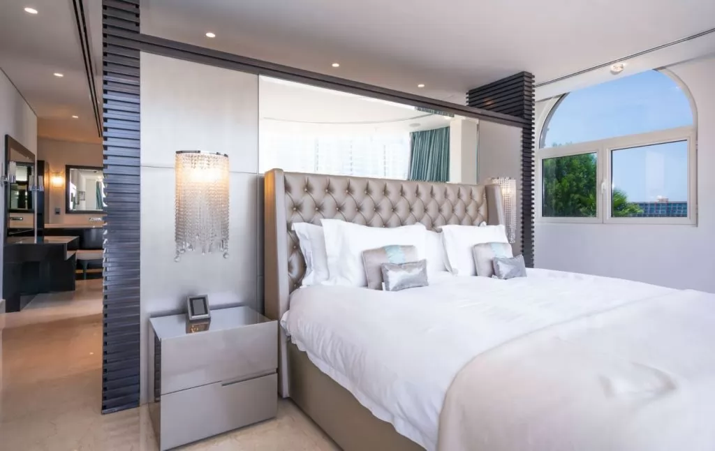 سكني عقار جاهز 5 + غرفة خادمة مفروش فيلا  للبيع في دبي #24858 - 1  صورة 