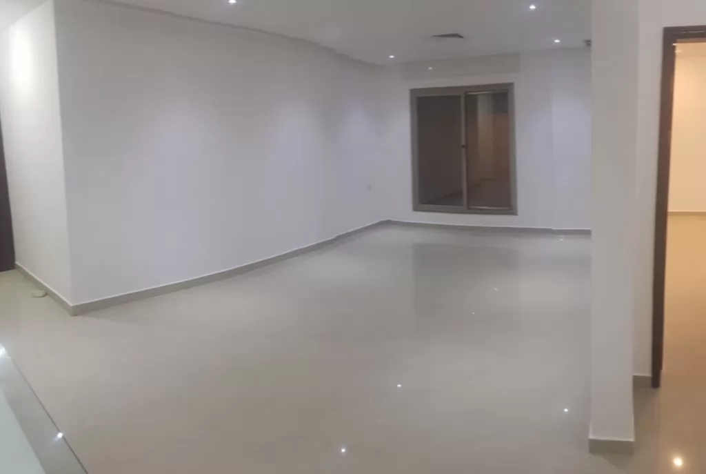 Residential Ready Property 3 Bedrooms U/F Apartment  for rent in Kuwait #24887 - 1  image 