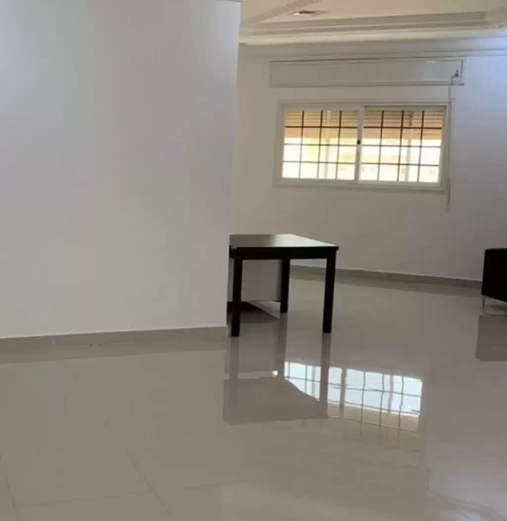Residential Ready Property 2 Bedrooms U/F Apartment  for rent in Kuwait #24889 - 1  image 