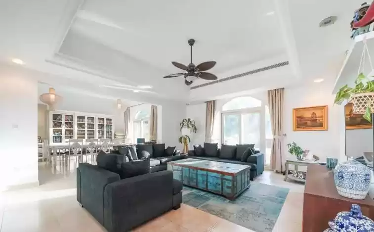 Жилой Готовая недвижимость 5+комнат для горничных Ж/Ж Отдельная вилла  продается в Дубай #24904 - 1  image 