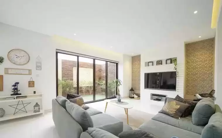 Résidentiel Propriété prête 4 chambres F / F Villa autonome  à vendre au Dubai #24905 - 1  image 