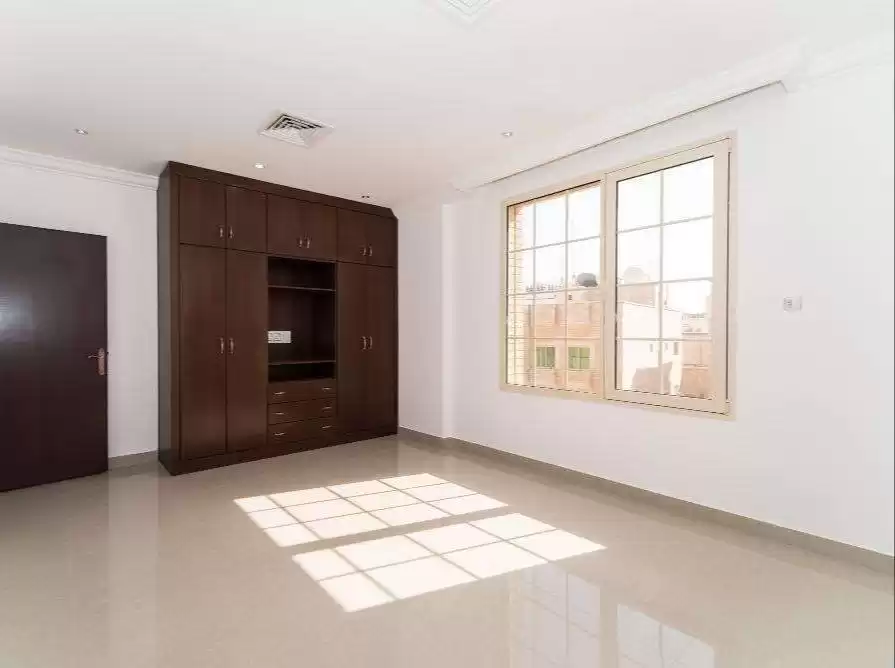 Residencial Listo Propiedad 3 + habitaciones de servicio U / F Apartamento  alquiler en Kuwait #24916 - 1  image 