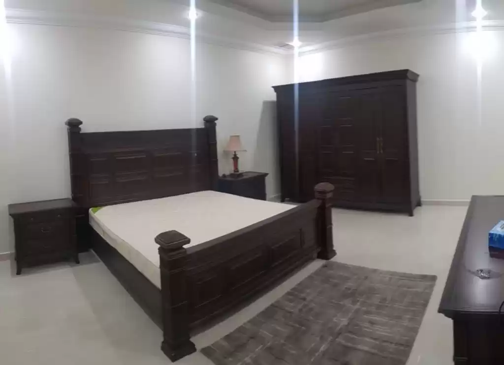 Wohn Klaar eigendom 3 Schlafzimmer F/F Wohnung  zu vermieten in Kuwait #24937 - 1  image 