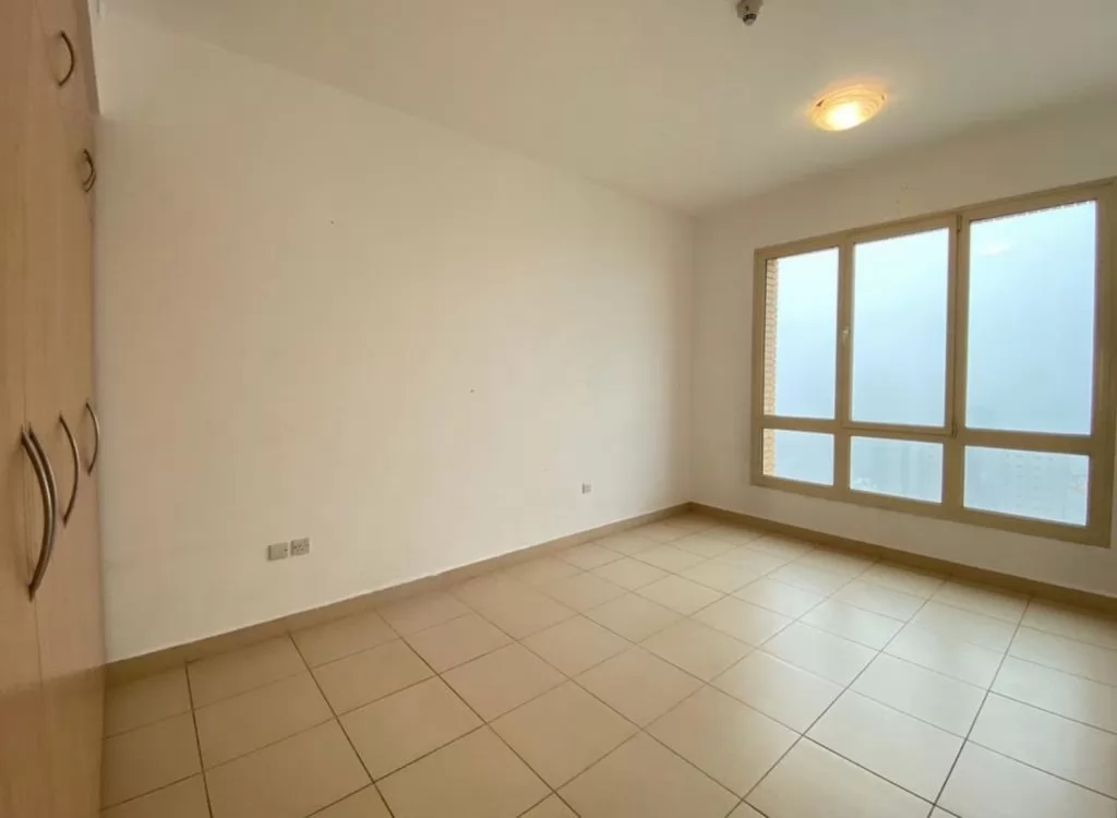 Жилой Готовая недвижимость 3 спальни Н/Ф Квартира  в аренду в Кувейт #24943 - 1  image 