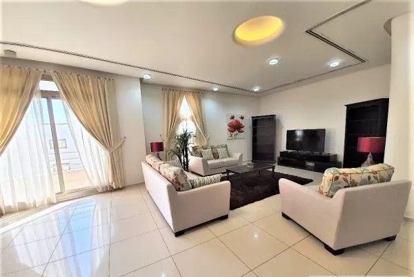 Residencial Listo Propiedad 3 + habitaciones de servicio F / F Apartamento  alquiler en Kuwait #24964 - 1  image 