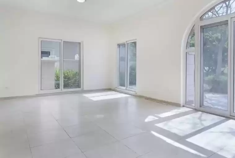 Résidentiel Propriété prête 5 chambres U / f Villa autonome  à vendre au Dubai #25025 - 1  image 
