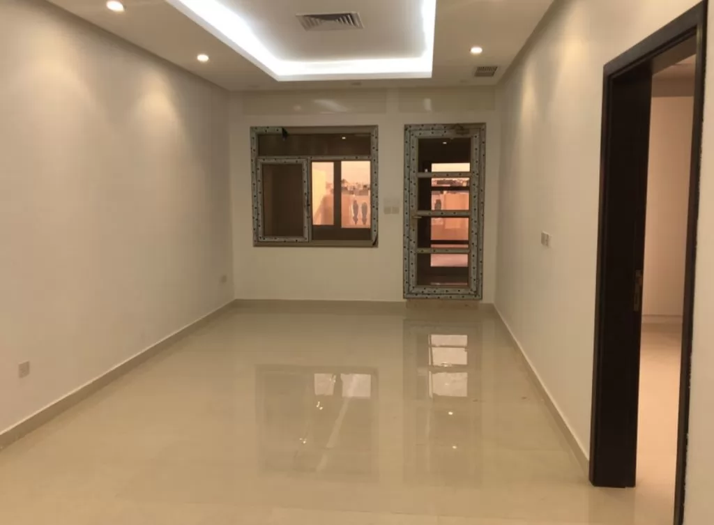 Residential Ready Property 3 Bedrooms U/F Apartment  for rent in Kuwait #25052 - 1  image 