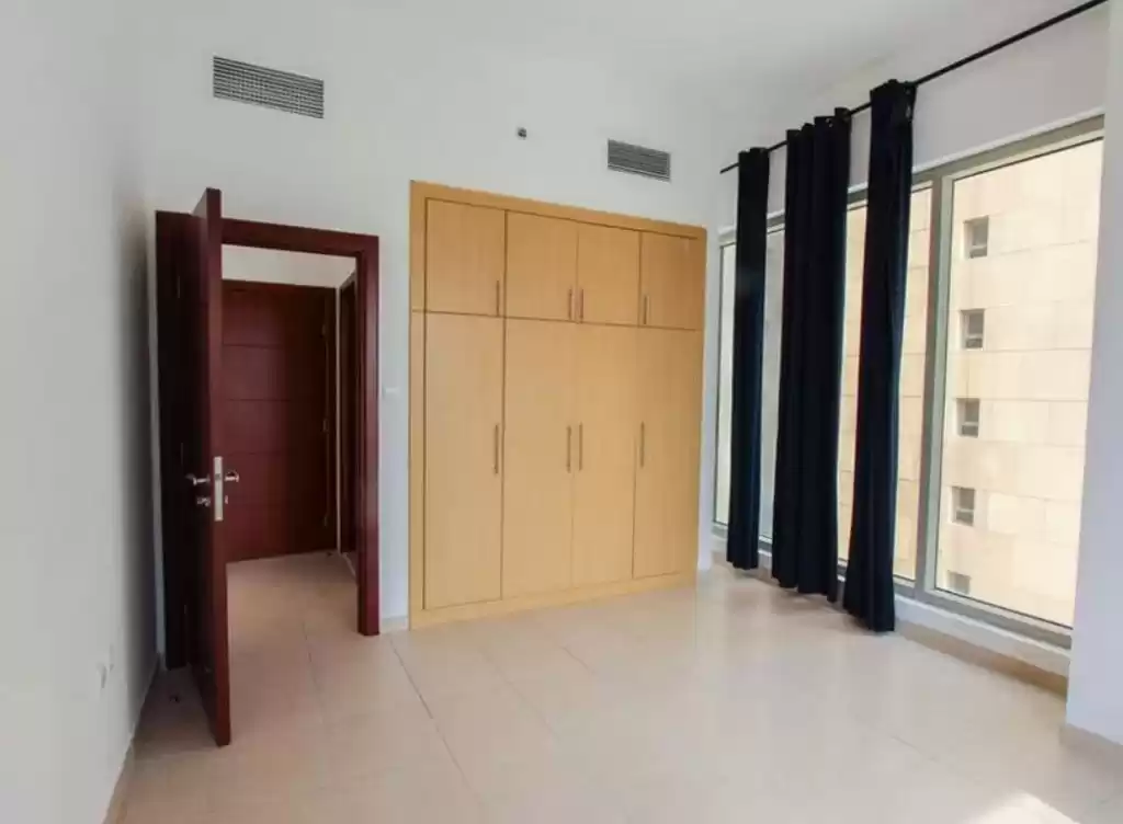 Residential Ready Property 1 Bedroom U/F Apartment  for sale in Dubai #25056 - 1  image 