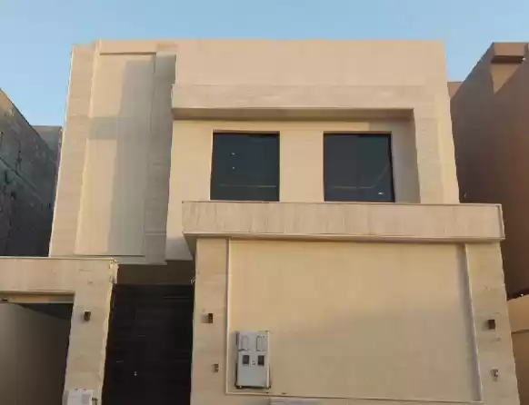 yerleşim Hazır Mülk 5+hizmetçi Yatak Odası U/F Müstakil Villa  satılık içinde Riyad #25068 - 1  image 