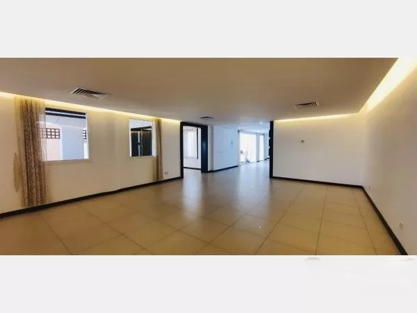 Жилой Готовая недвижимость 4+комнаты для горничных С/Ж Отдельная вилла  в аренду в Кувейт #25143 - 1  image 