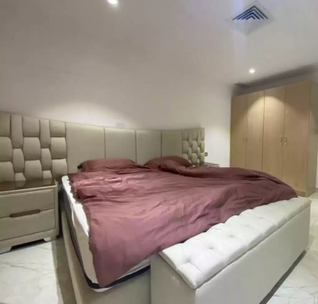 Résidentiel Propriété prête 3 chambres U / f Appartement  a louer au Koweit #25156 - 1  image 