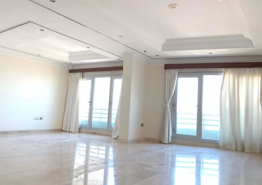 Жилой Готовая недвижимость 2 спальни Н/Ф Квартира  в аренду в Кувейт #25177 - 1  image 