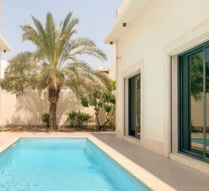 Жилой Готовая недвижимость 4+комнаты для горничных Н/Ф Квартира  в аренду в Кувейт #25196 - 1  image 