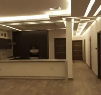 Жилой Готовая недвижимость 3+комнаты для горничных Н/Ф Квартира  в аренду в Кувейт #25204 - 1  image 