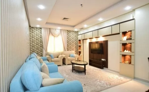 Residential Ready Property 3 Bedrooms F/F Apartment  for rent in Kuwait #25243 - 1  image 