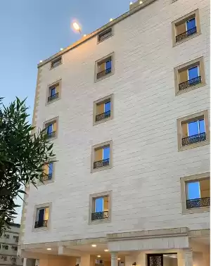 yerleşim Hazır Mülk 7 Yatak Odası U/F Apartman  satılık içinde Riyad #25385 - 1  image 