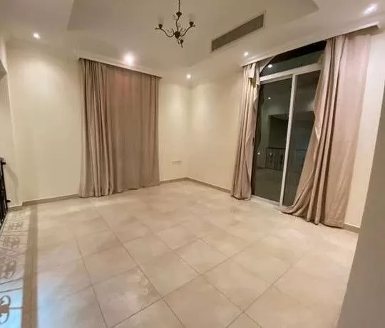 Wohn Klaar eigendom 4 + Zimmermädchen S/F Alleinstehende Villa  zu vermieten in Al-Manama #25394 - 1  image 