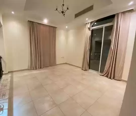 Residential Ready Property 4+maid Bedrooms S/F Standalone Villa  for rent in Al-Manamah #25394 - 1  image 