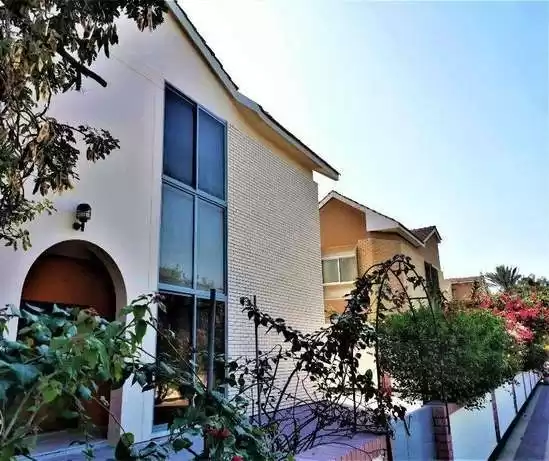 Residencial Listo Propiedad 4 + habitaciones de servicio U / F Villa Standerlone  alquiler en Al Manamah #25408 - 1  image 
