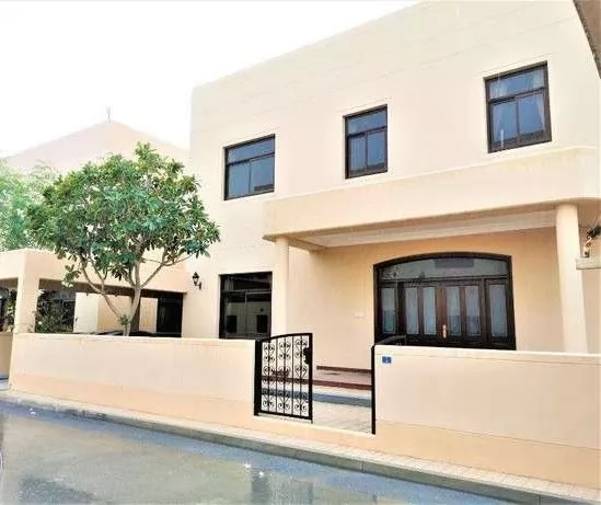 Residencial Listo Propiedad 4 + habitaciones de servicio U / F Villa en Compound  alquiler en Al Manamah #25422 - 1  image 