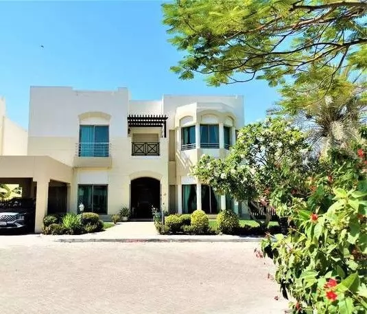 Residencial Listo Propiedad 4 + habitaciones de servicio S / F Villa en Compound  alquiler en Al Manamah #25431 - 1  image 