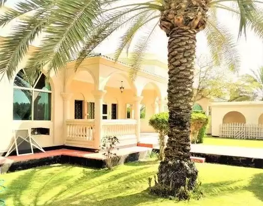 yerleşim Hazır Mülk 4+hizmetçi Yatak Odası S/F Site İçinde Villa  kiralık içinde Al-Manamah #25433 - 1  image 