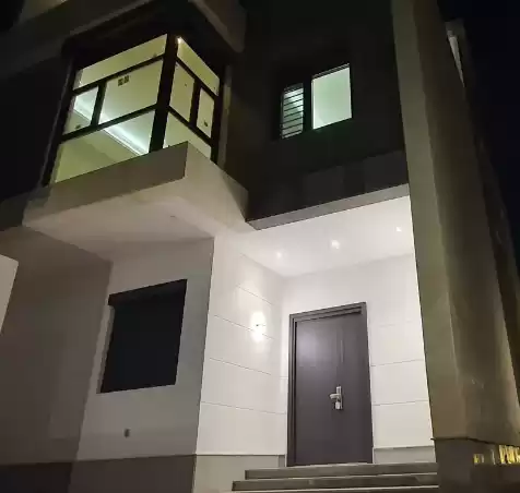 Résidentiel Propriété prête 4 + femme de chambre U / f Villa autonome  à vendre au Riyad #25447 - 1  image 