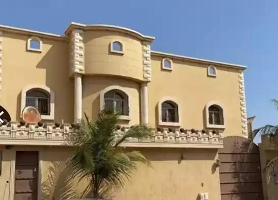 Wohn Klaar eigendom 7+ Schlafzimmer U/F Alleinstehende Villa  zu verkaufen in Riad #25451 - 1  image 