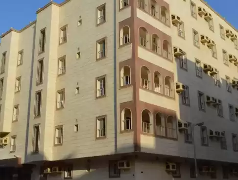 Жилой Готовая недвижимость 3 спальни Н/Ф Квартира  продается в Эр-Рияд #25526 - 1  image 