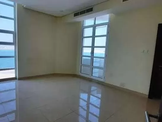 Residential Ready Property 3 Bedrooms U/F Apartment  for rent in Al-Manamah #25557 - 1  image 