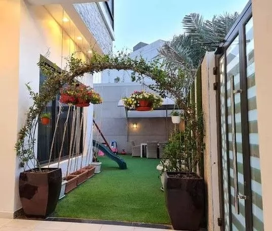 Résidentiel Propriété prête 4 chambres U / f Villa autonome  à vendre au Al-Manamah #25610 - 1  image 