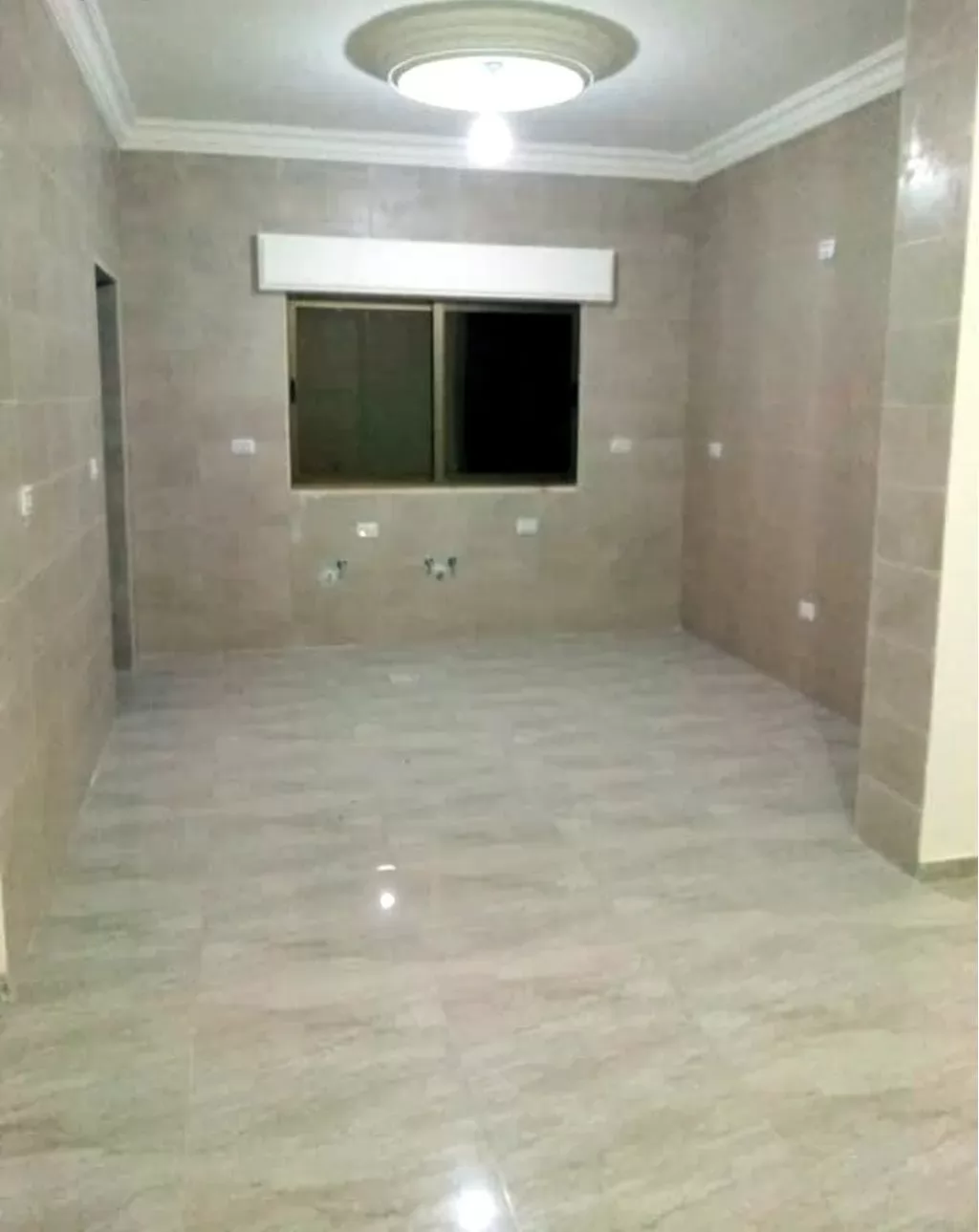 سكني عقار جاهز 3 غرف  غير مفروش شقة  للبيع في عمان #25612 - 1  صورة 