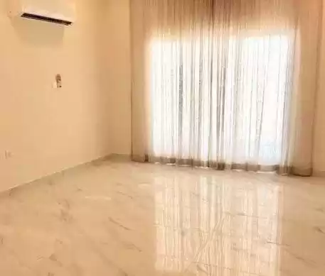 Residential Ready Property 3 Bedrooms U/F Apartment  for rent in Al-Manamah #25637 - 1  image 