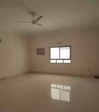 Residential Ready Property 3 Bedrooms U/F Apartment  for rent in Al-Manamah #25671 - 1  image 