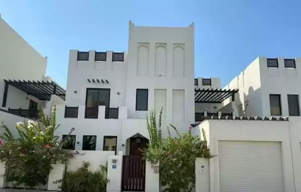 Résidentiel Propriété prête 4 chambres S / F Villa autonome  à vendre au Al-Manamah #25691 - 1  image 