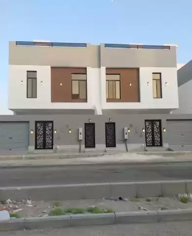 Wohn Klaar eigendom 6 + Zimmermädchen U/F Alleinstehende Villa  zu verkaufen in Riad #25703 - 1  image 